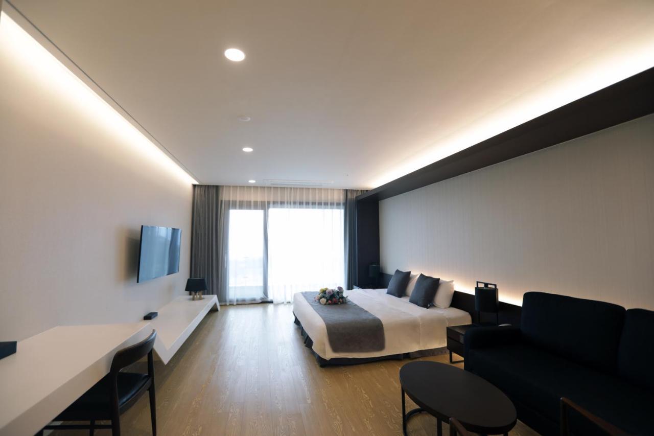 The Qube Resort Jeju Seogwipo Exterior photo