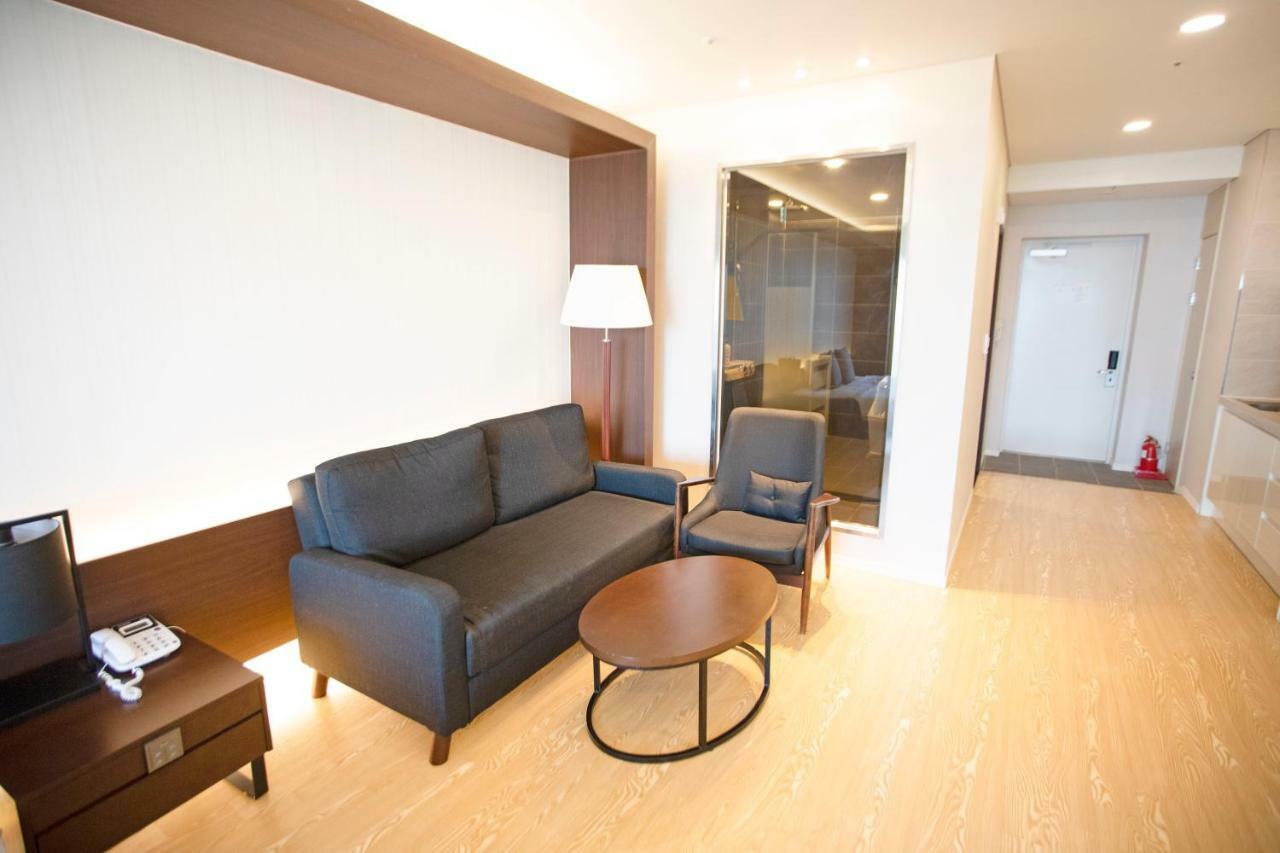 The Qube Resort Jeju Seogwipo Exterior photo
